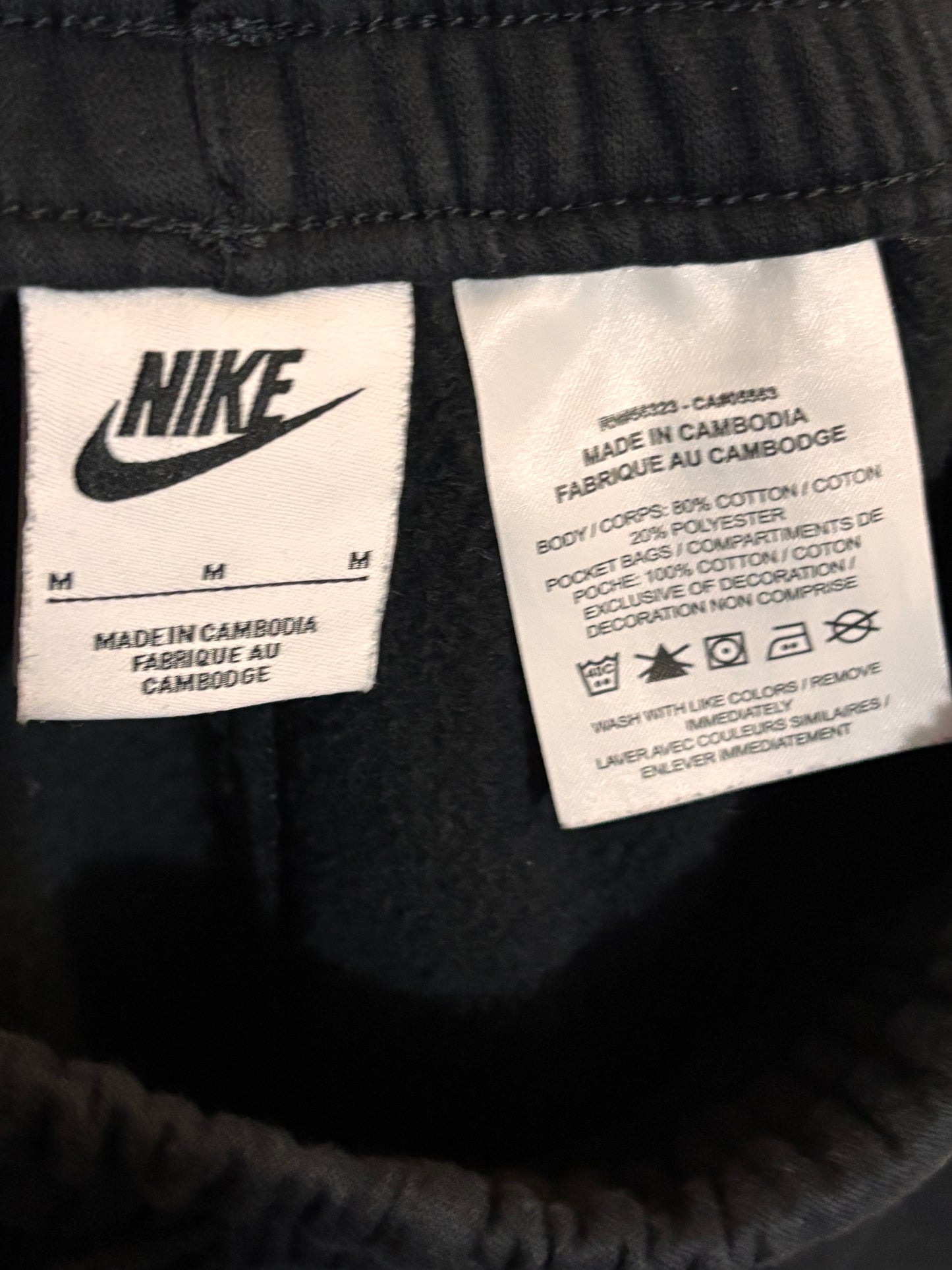 YOUTH BOYS BLACK NIKE SWEATPANTS SIZE MEDIUM